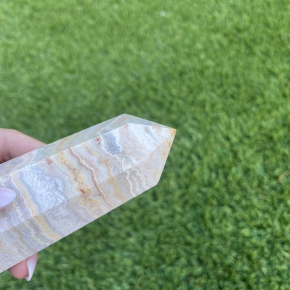 Banded Calcite Tower - Picture 6 of 10